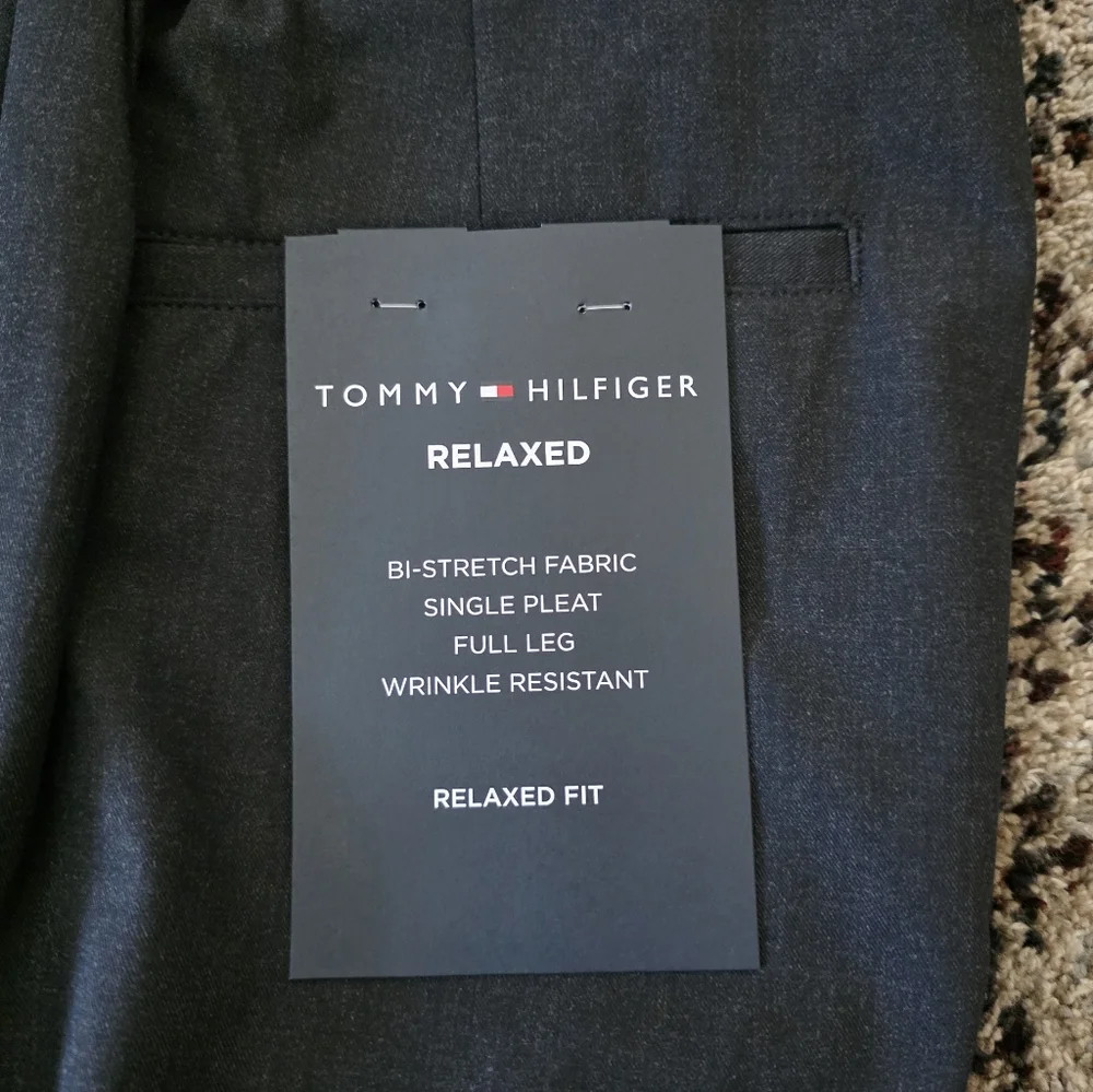 Tommy Hilfiger Mens Dress Pants 33x30 Wrinkle Free Grey Career $95 Relax Fit